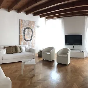 quarenghi16.italymilanhotels.net/